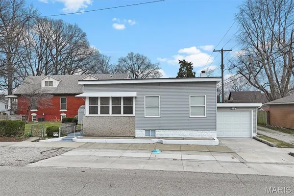 $99,900 | 2300 Edwards Street, Granite City, IL 62040