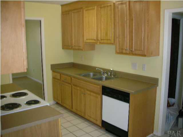 2966 Ranchette Square Gulf Breeze, FL 32563 - Photo 5 of 7 New cabinets and appliances.