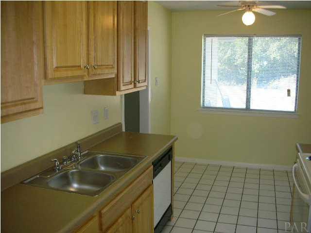 2966 Ranchette Square Gulf Breeze, FL 32563 - Photo 6 of 7 Kitchen and breakfast nook.