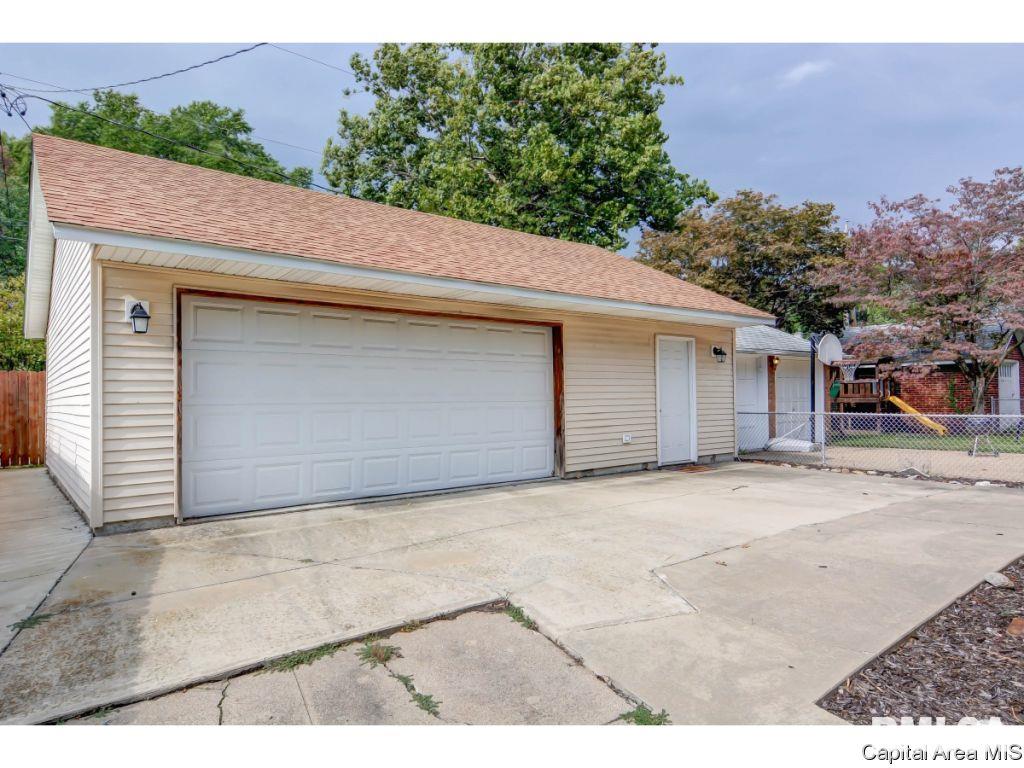1925 South Walnut Street Springfield, IL 62704 - Photo 32 of 33