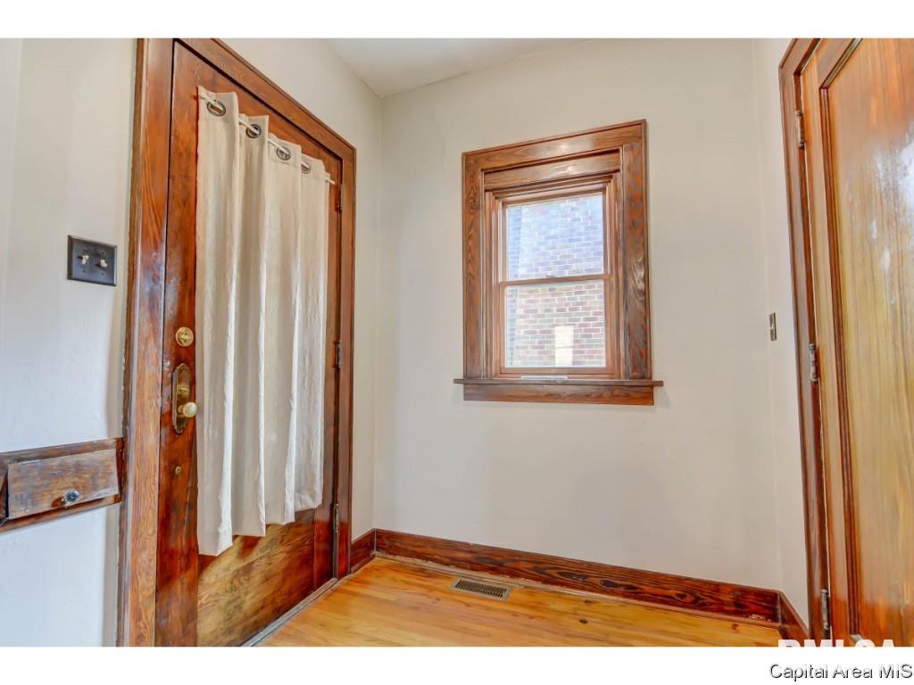 1925 South Walnut Street Springfield, IL 62704 - Photo 4 of 33