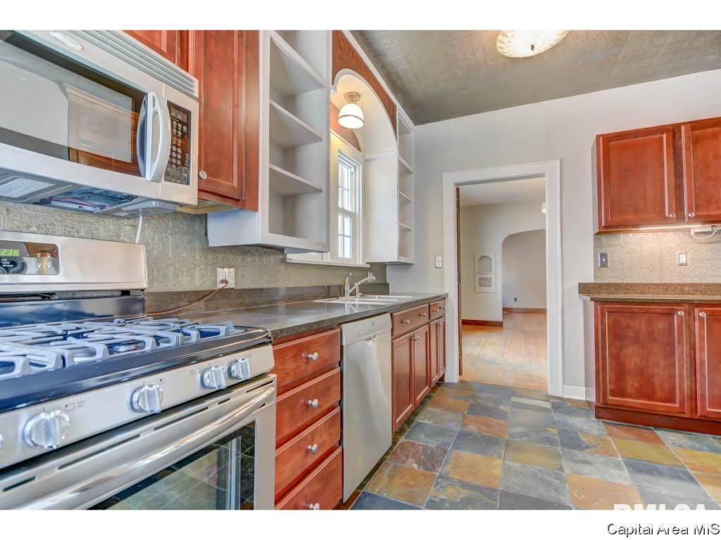1925 South Walnut Street Springfield, IL 62704 - Photo 5 of 33