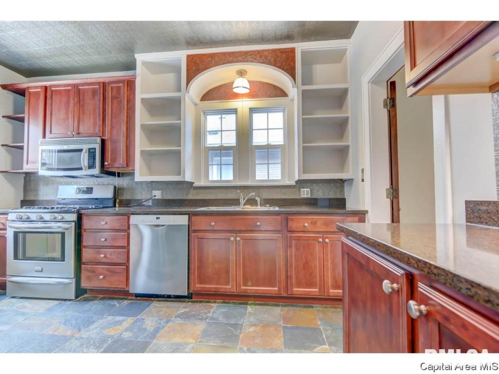 1925 South Walnut Street Springfield, IL 62704 - Photo 7 of 33