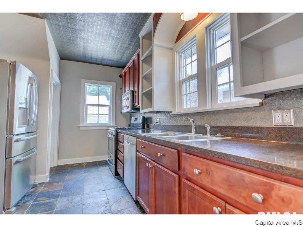 1925 South Walnut Street Springfield, IL 62704 - Photo 8 of 33