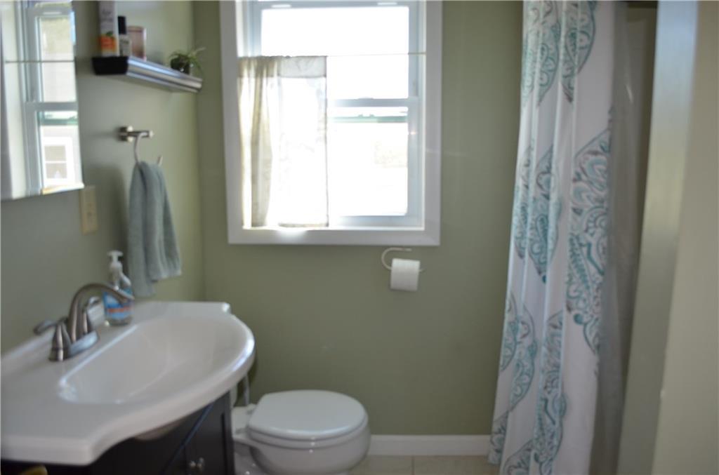102 Union Street Orono, ME 04473 - Photo 17 of 33 Bathroom 1st.floor