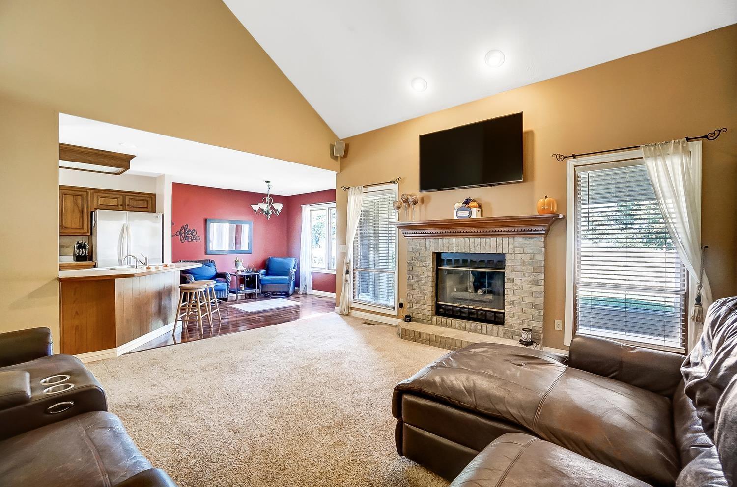 2236 Broken Oak Road Fort Wayne, IN 46818 - Photo 5 of 35