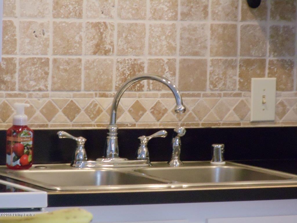 5022 Cane Run Road Louisville, KY 40216 - Photo 21 of 27 DSC08151