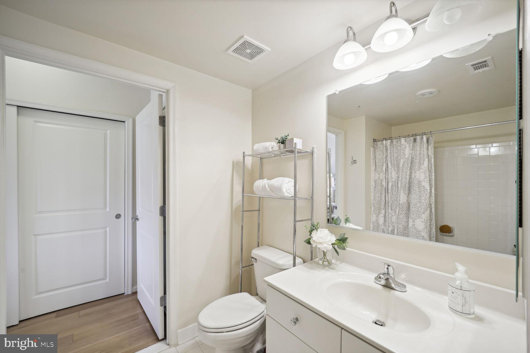 930 Wayne Avenue, Unit 1311 Silver Spring, MD 20910 - Photo 20 of 25 Gallery Image 20
