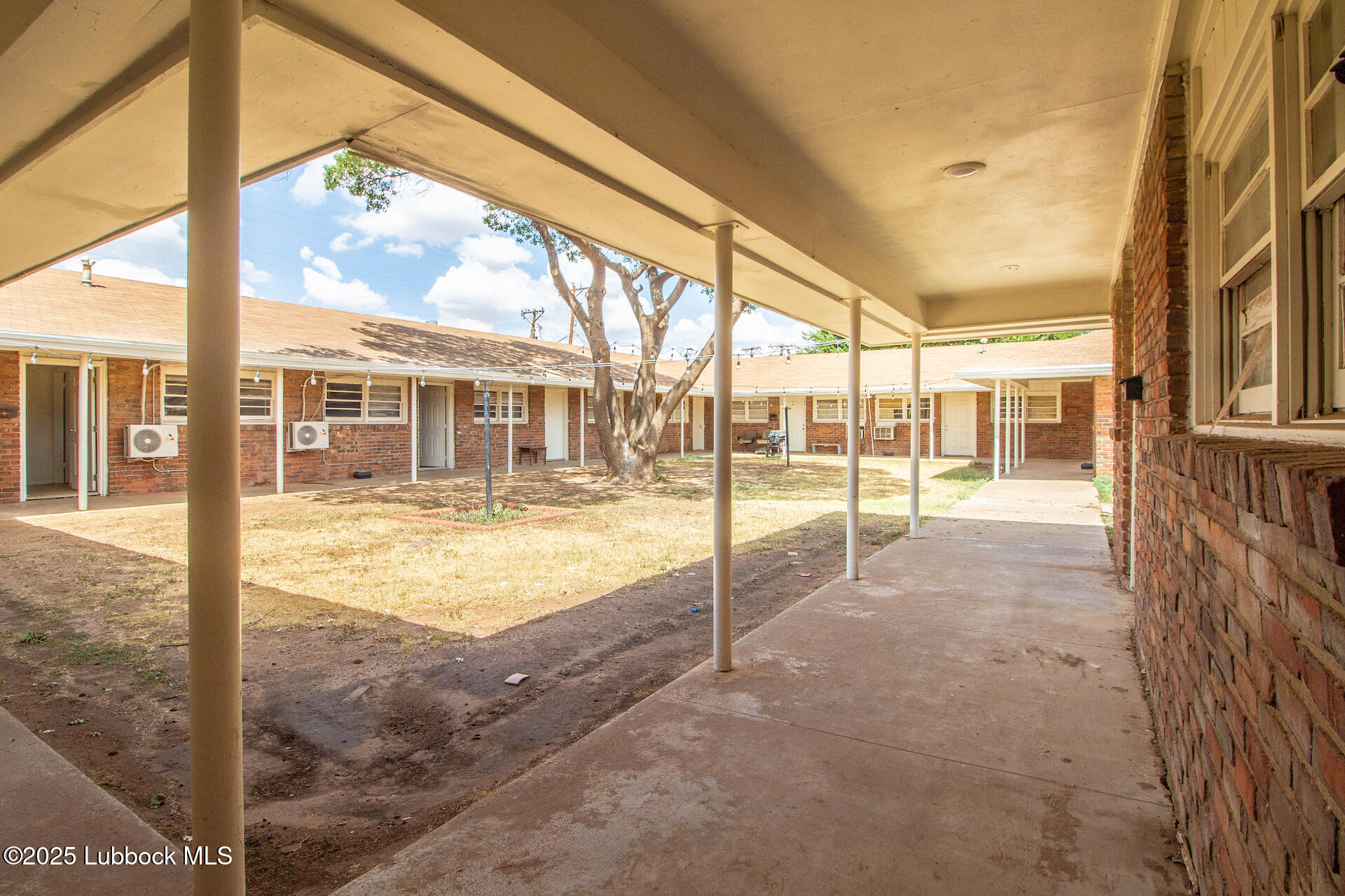 1610 45th Street Lubbock, TX 79412 - Photo 6 of 24 IMG_1561