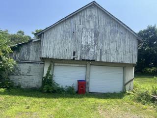 180 South Pleasantview Road Pottstown, PA 19464 - Photo 41 of 46 garage