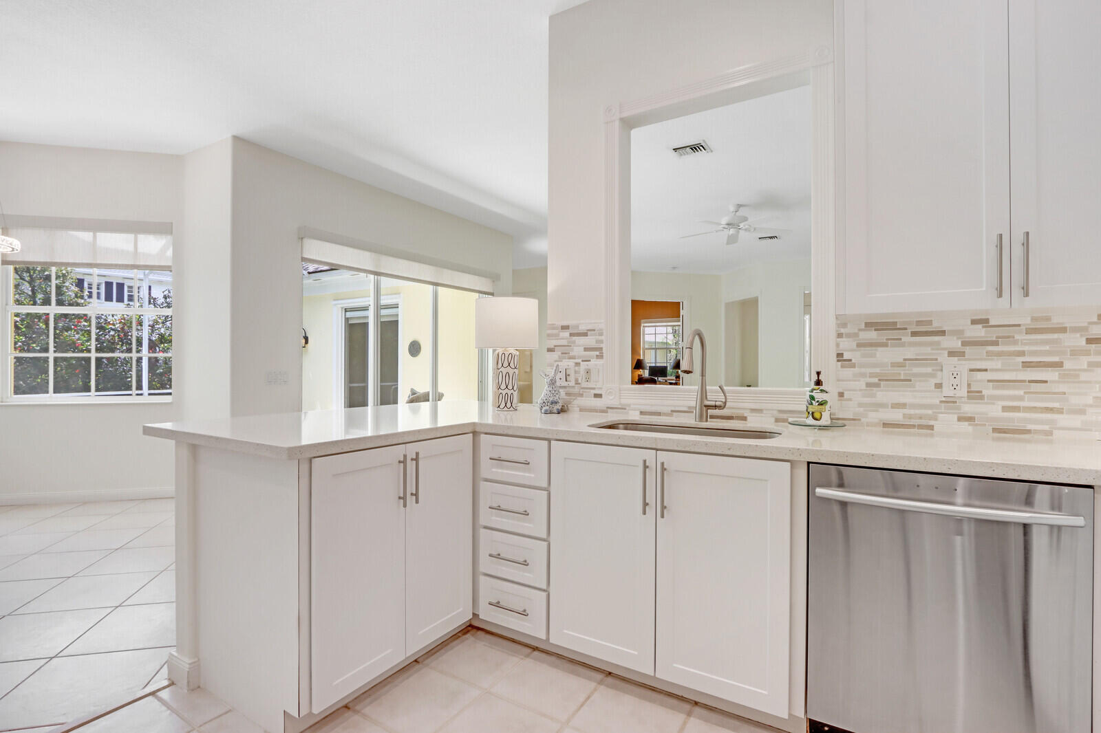 307 Sweet Bay Circle Jupiter, FL 33458 - Photo 5 of 21 7-Kitchen
