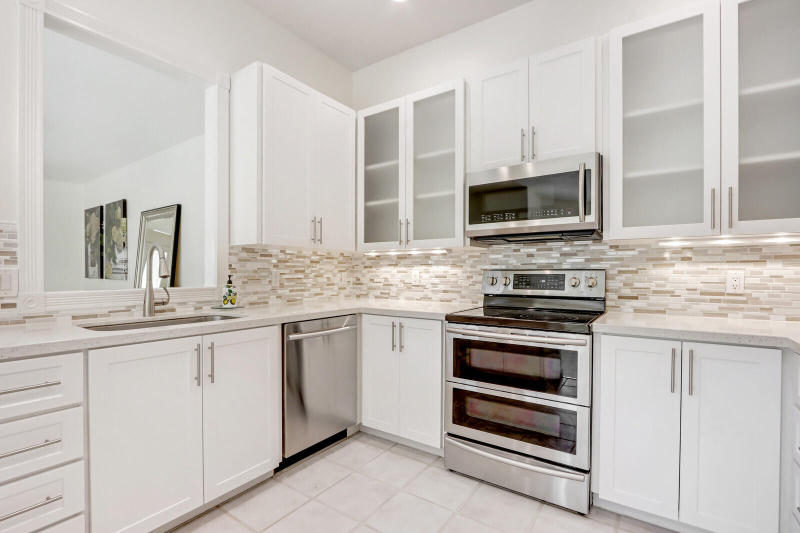307 Sweet Bay Circle Jupiter, FL 33458 - Photo 6 of 21 8-Kitchen
