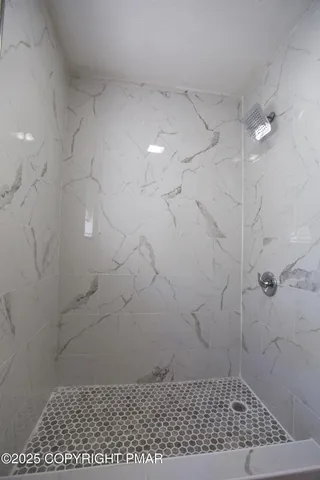 $525,000 | 163 Scenic Drive, Blakeslee, PA 18610