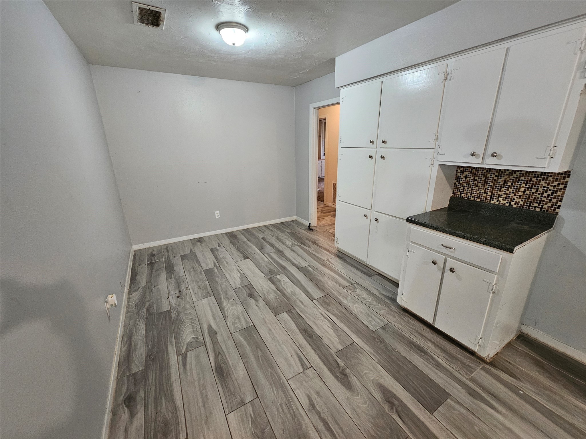 8322 Wynbrook Street Houston, TX 77061 - Photo 11 of 20