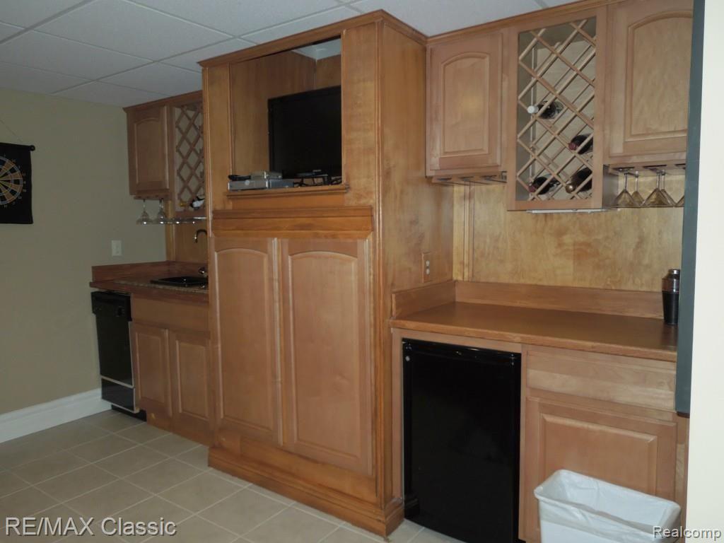 2760 Murfield Court Rochester, MI 48306 - Photo 41 of 55 DSCN4434.jpg