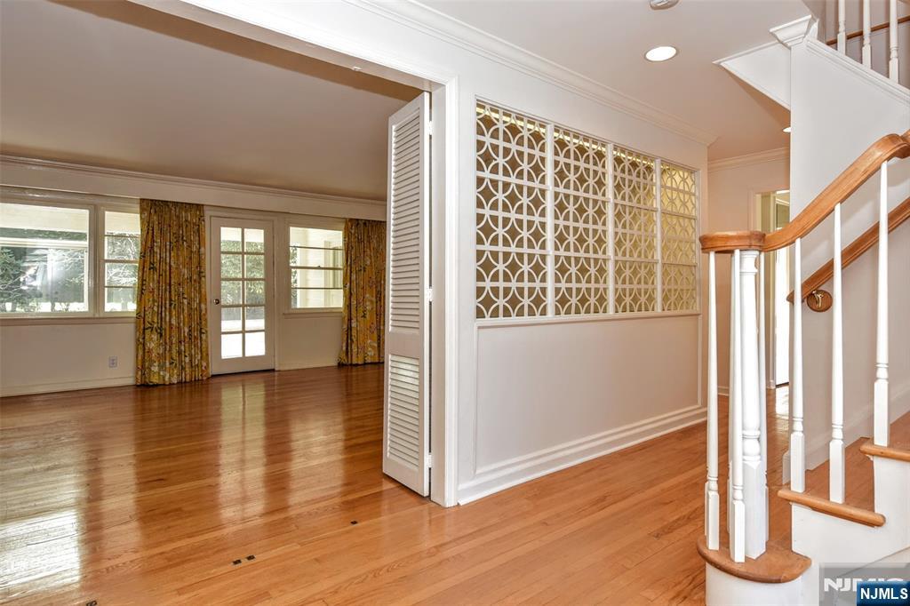 3 Split Rock Road Upper Saddle River, NJ 07458 - Photo 5 of 41 Gallery Image 5