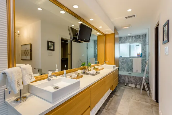 $4,990 | 2005 Potomac Drive, Unit B, Houston, TX 77057