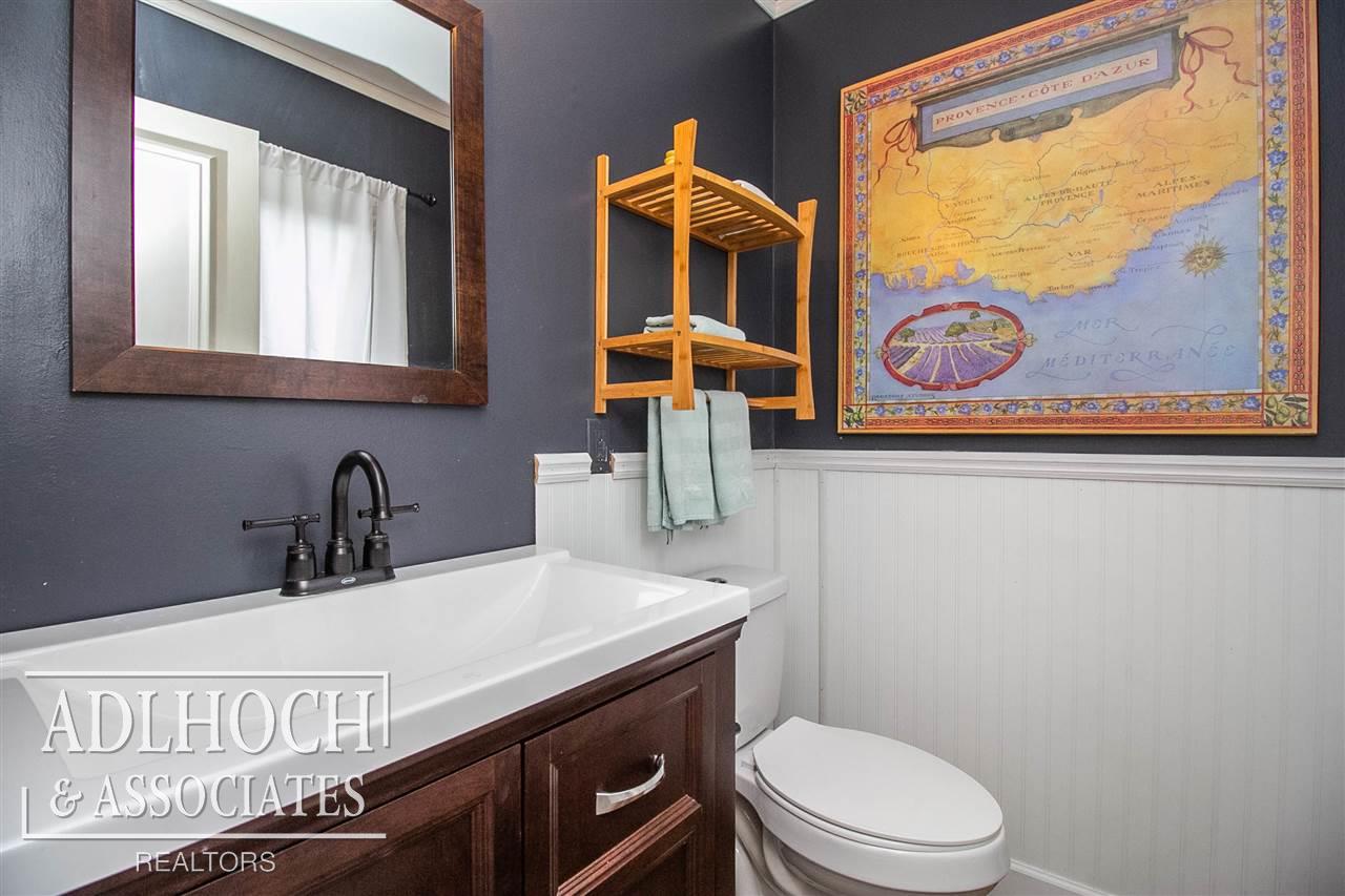 637 Fisher Road Grosse Pointe, MI 48230 - Photo 13 of 27 50014318-15.JPG