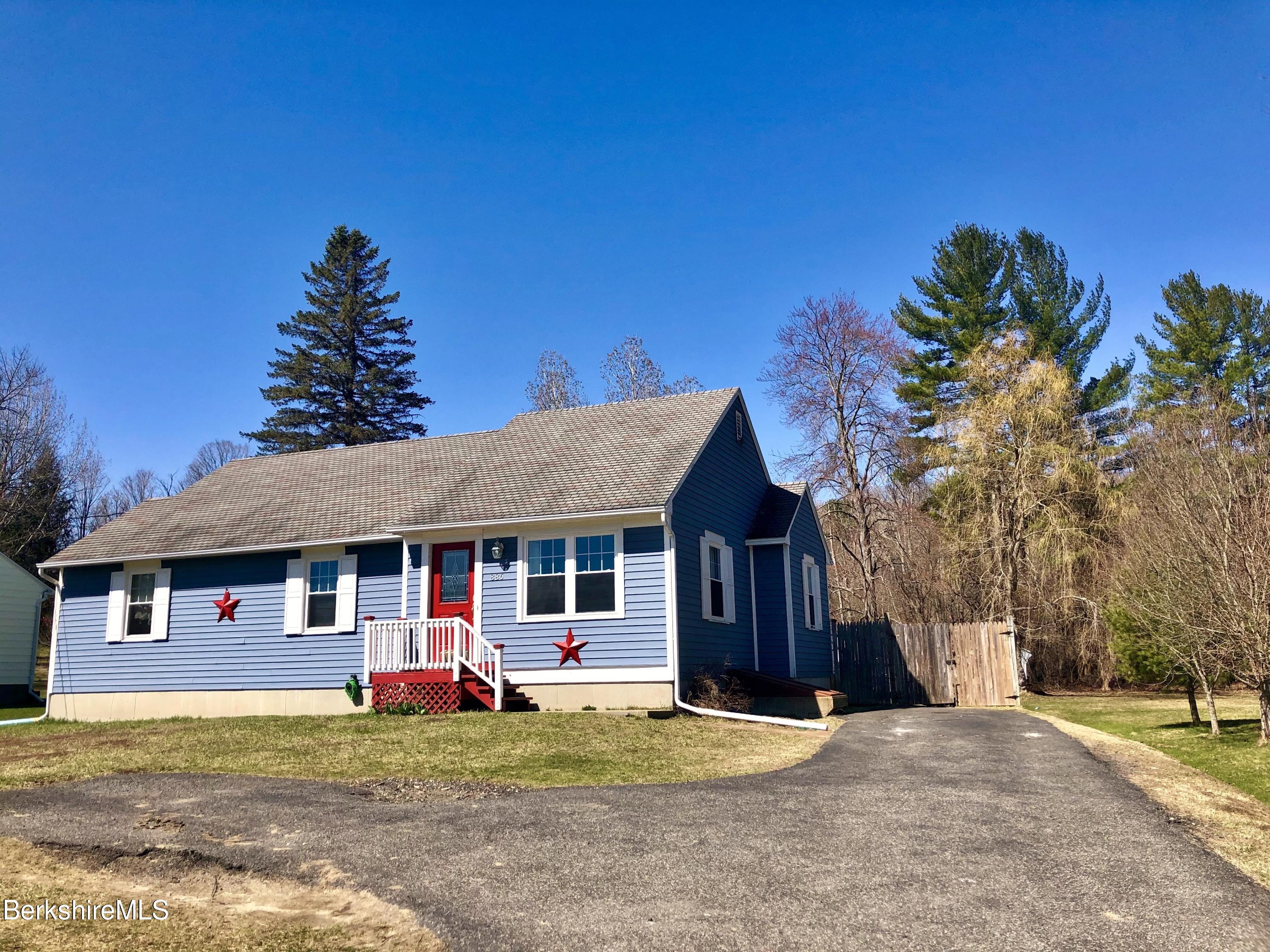 886 Holmes Road Pittsfield, MA 01201 - Photo 15 of 37 Driveway