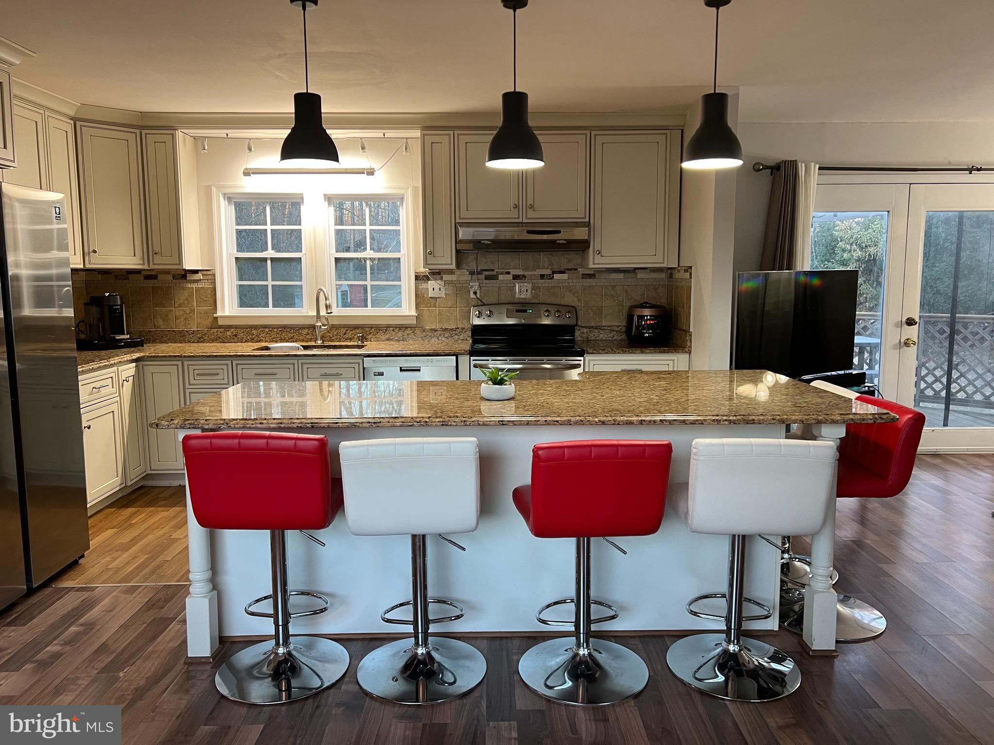 6329 Hillside Road, Unit 1 Springfield, VA 22152 - Photo 2 of 21