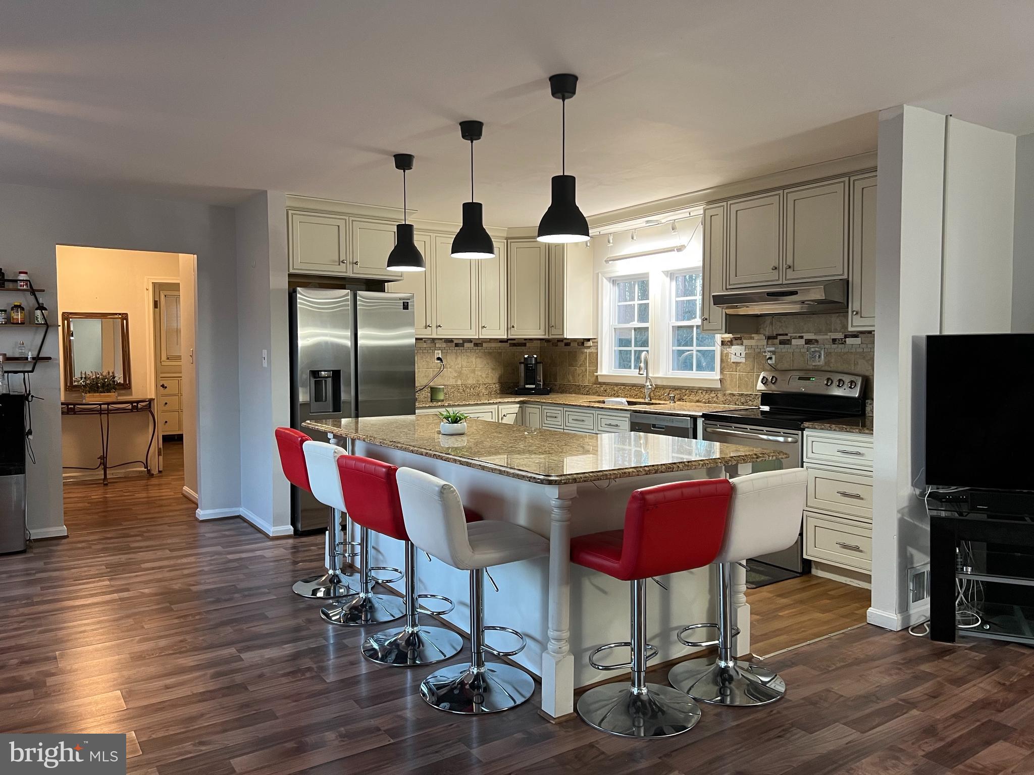 6329 Hillside Road, Unit 1 Springfield, VA 22152 - Photo 3 of 21