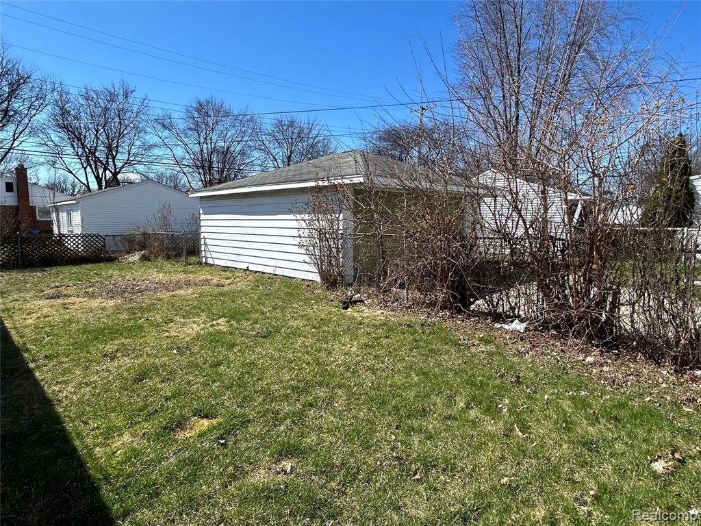 7546 Sterling Street Center Line, MI 48015 - Photo 29 of 29