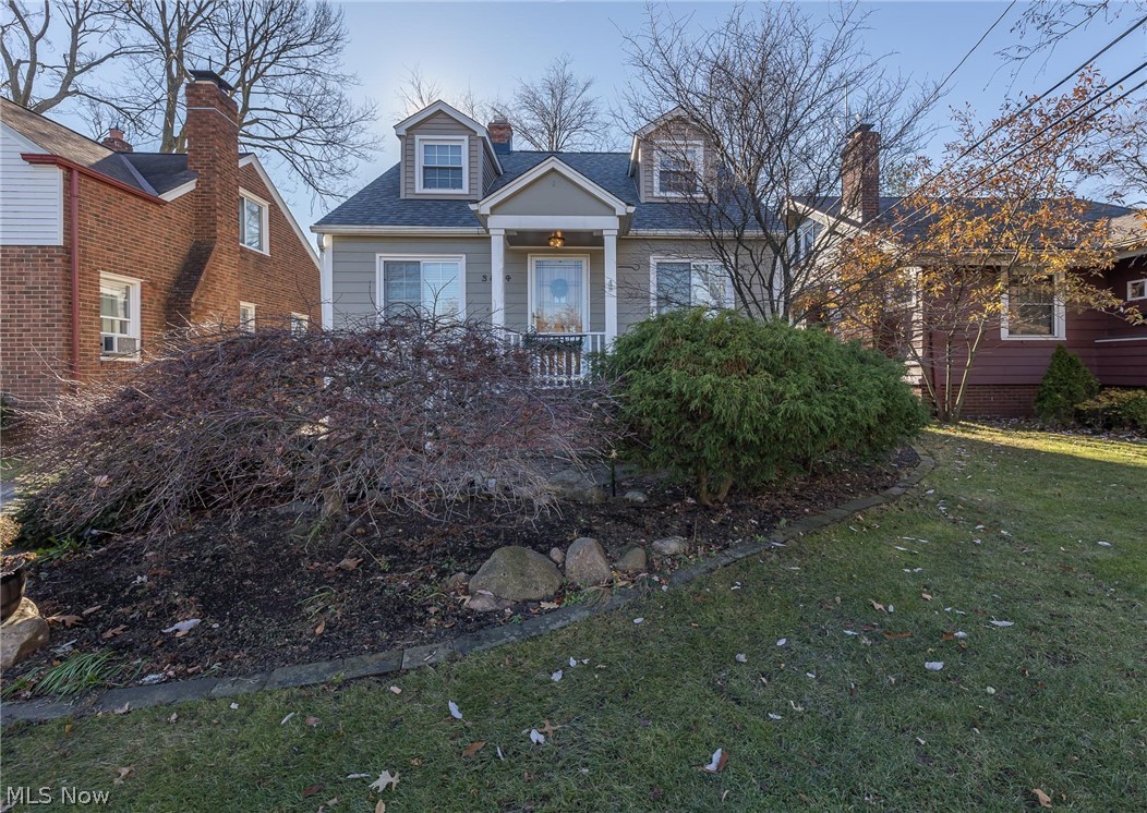3894 Parkdale Road Cleveland, OH 44121 - Photo 6 of 35