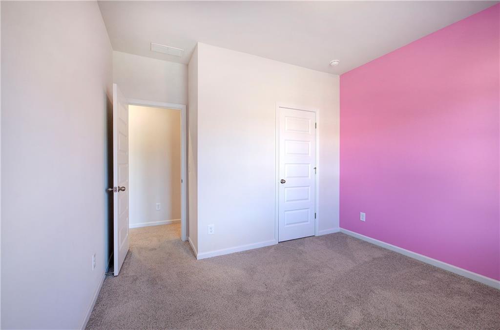 509 Alma Street Cartersville, GA 30121 - Photo 30 of 39 an empty room with closet