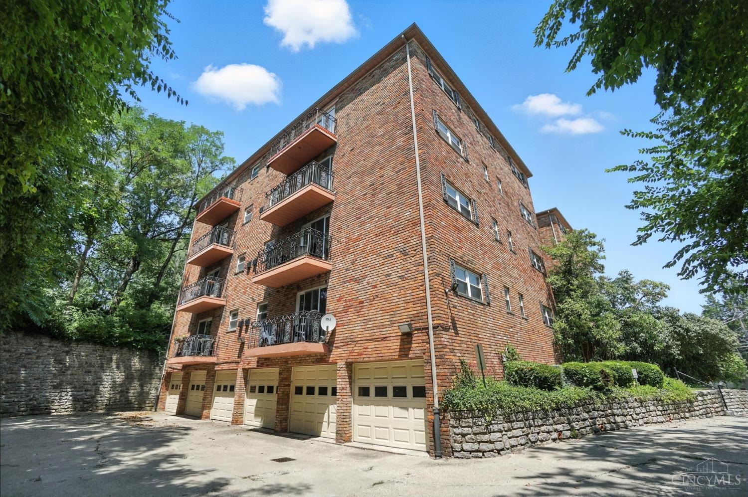 2270 Madison Road, Unit 1B Cincinnati, OH 45208 - Photo 49 of 53