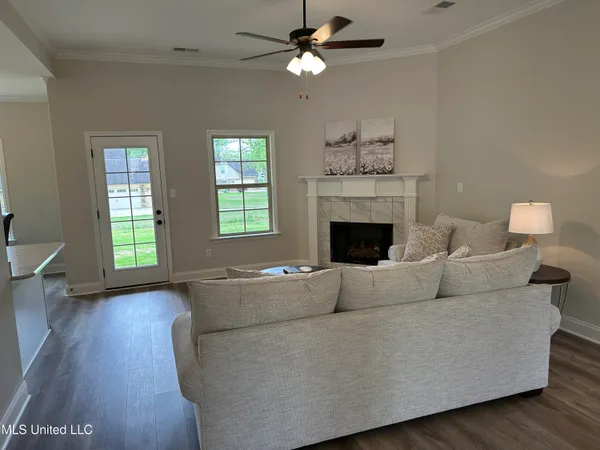 $349,900 | 1009 Collie Drive, Hernando, MS 38651