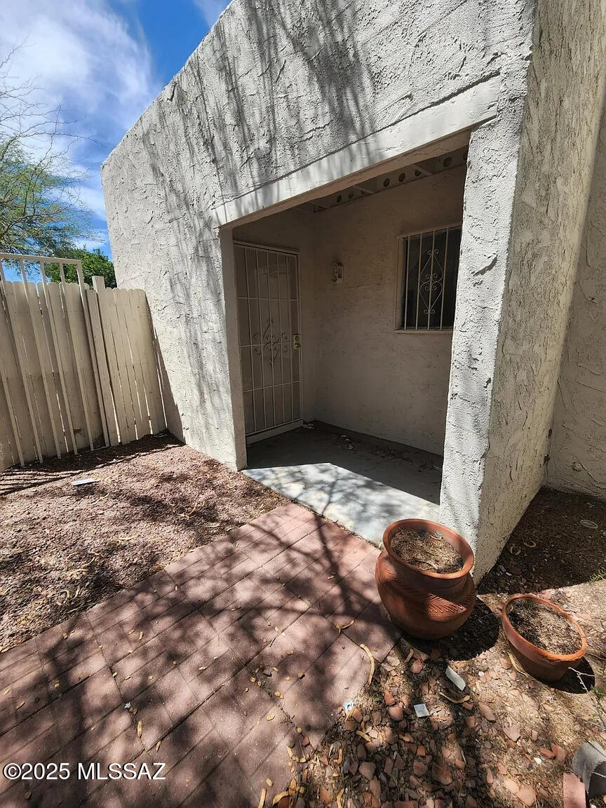 3324 East Presidio Road Tucson, AZ 85716 - Photo 2 of 15