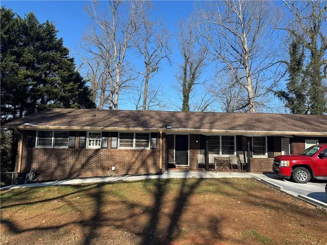 a view of a house with street