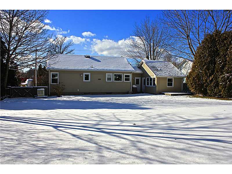 17 Brookdale Road Middletown, RI 02842 - Photo 4 of 16 Exterior Back.