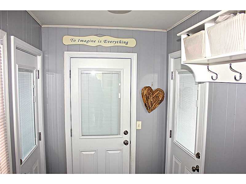 17 Brookdale Road Middletown, RI 02842 - Photo 7 of 16 Mud Room.