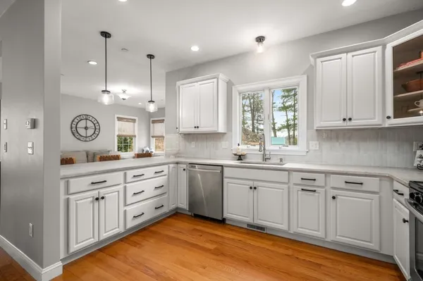 $889,900 | 8 Gates Lane, Unit A, Wakefield, MA 01880