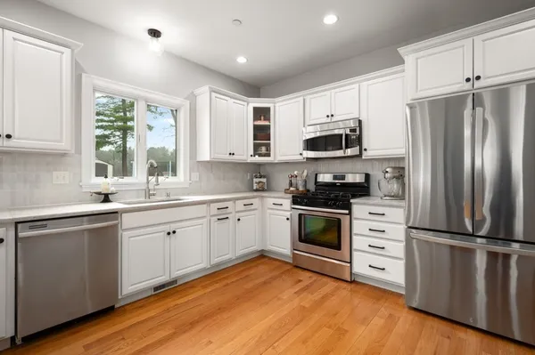 $889,900 | 8 Gates Lane, Unit A, Wakefield, MA 01880