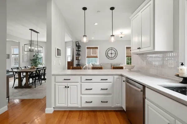 $889,900 | 8 Gates Lane, Unit A, Wakefield, MA 01880