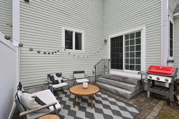 $889,900 | 8 Gates Lane, Unit A, Wakefield, MA 01880