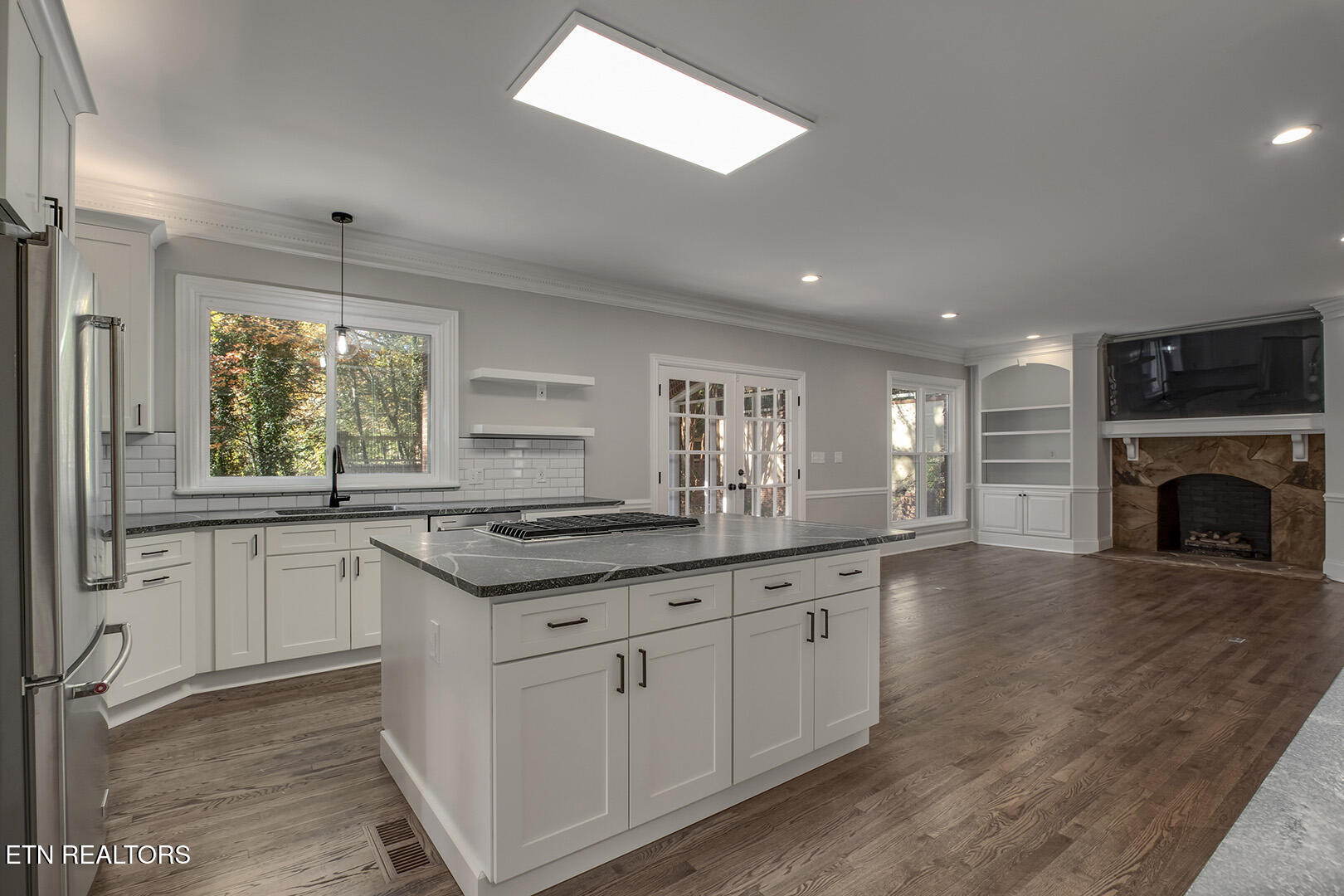 135 Amanda Drive Oak Ridge, TN 37830 - Photo 13 of 60 13_AmandaDrive_135_Kitchen03