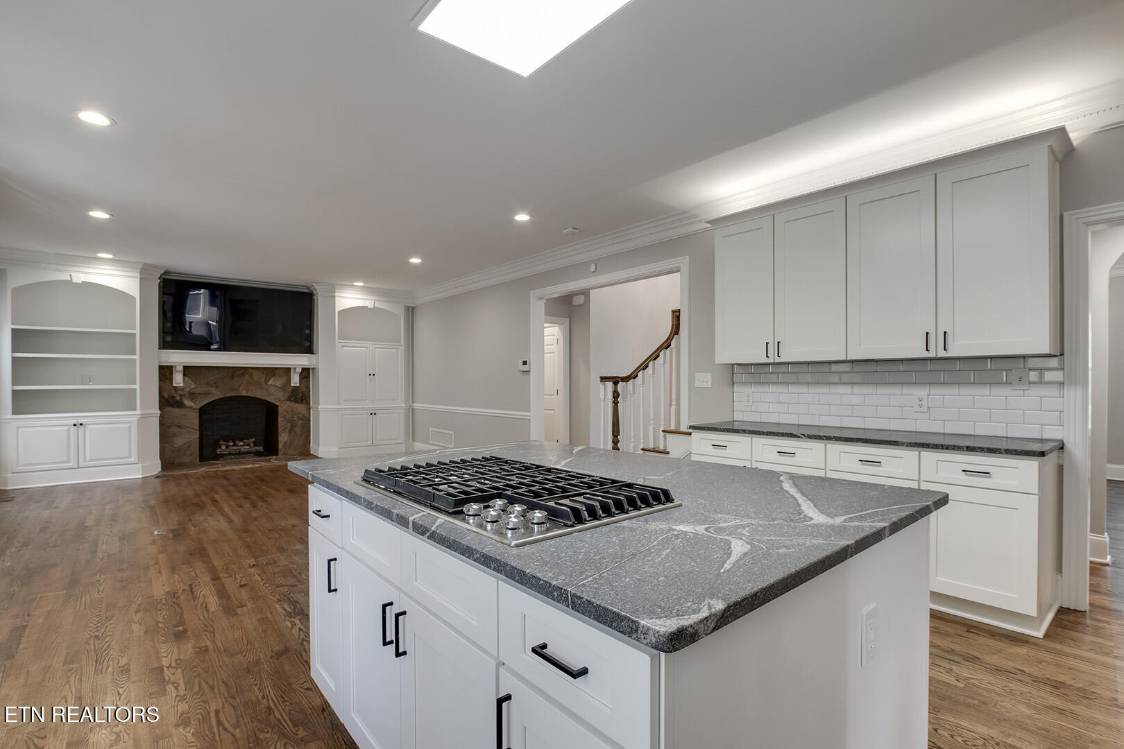 135 Amanda Drive Oak Ridge, TN 37830 - Photo 14 of 60 14_AmandaDrive_135_Kitchen04