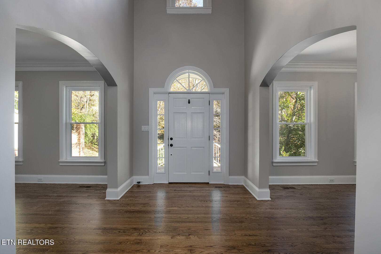 135 Amanda Drive Oak Ridge, TN 37830 - Photo 16 of 60 16_AmandaDrive_135_EntryHall