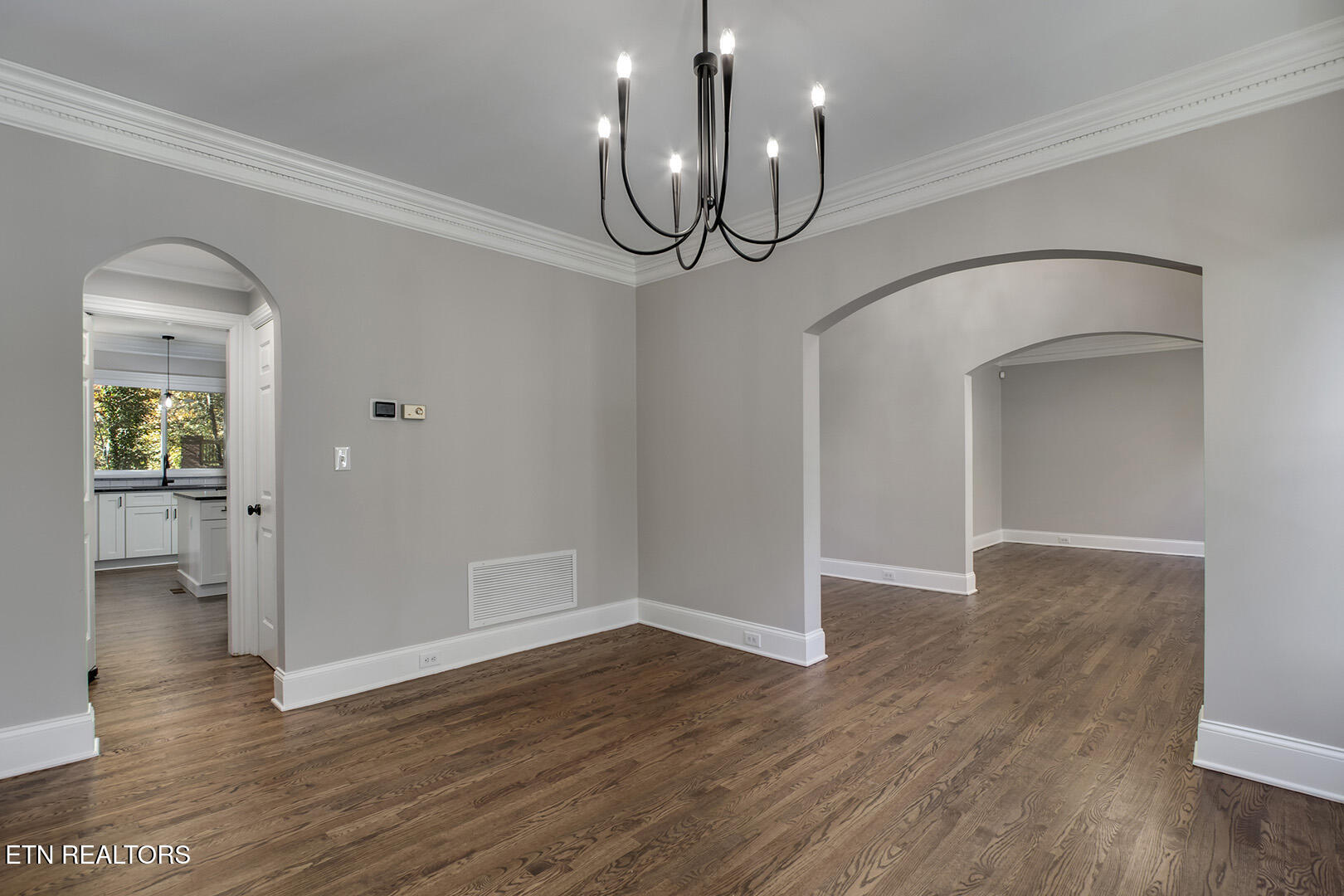 135 Amanda Drive Oak Ridge, TN 37830 - Photo 20 of 60 20_AmandaDrive_135_Dining02