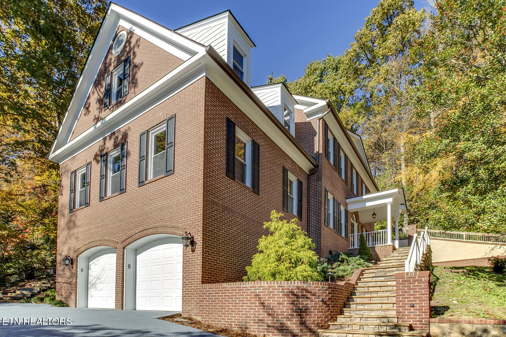 135 Amanda Drive Oak Ridge, TN 37830 - Photo 3 of 60 03_AmandaDrive_135_FrontRight