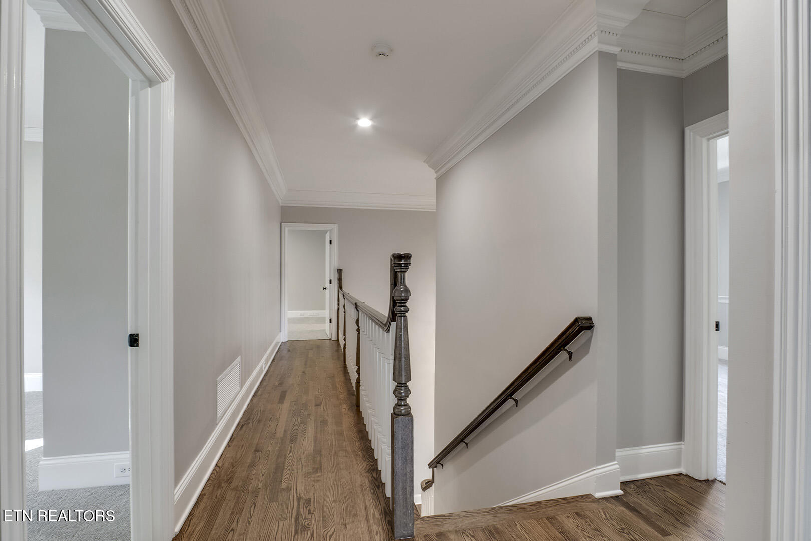 135 Amanda Drive Oak Ridge, TN 37830 - Photo 32 of 60 32_AmandaDrive_135_Catwalk01