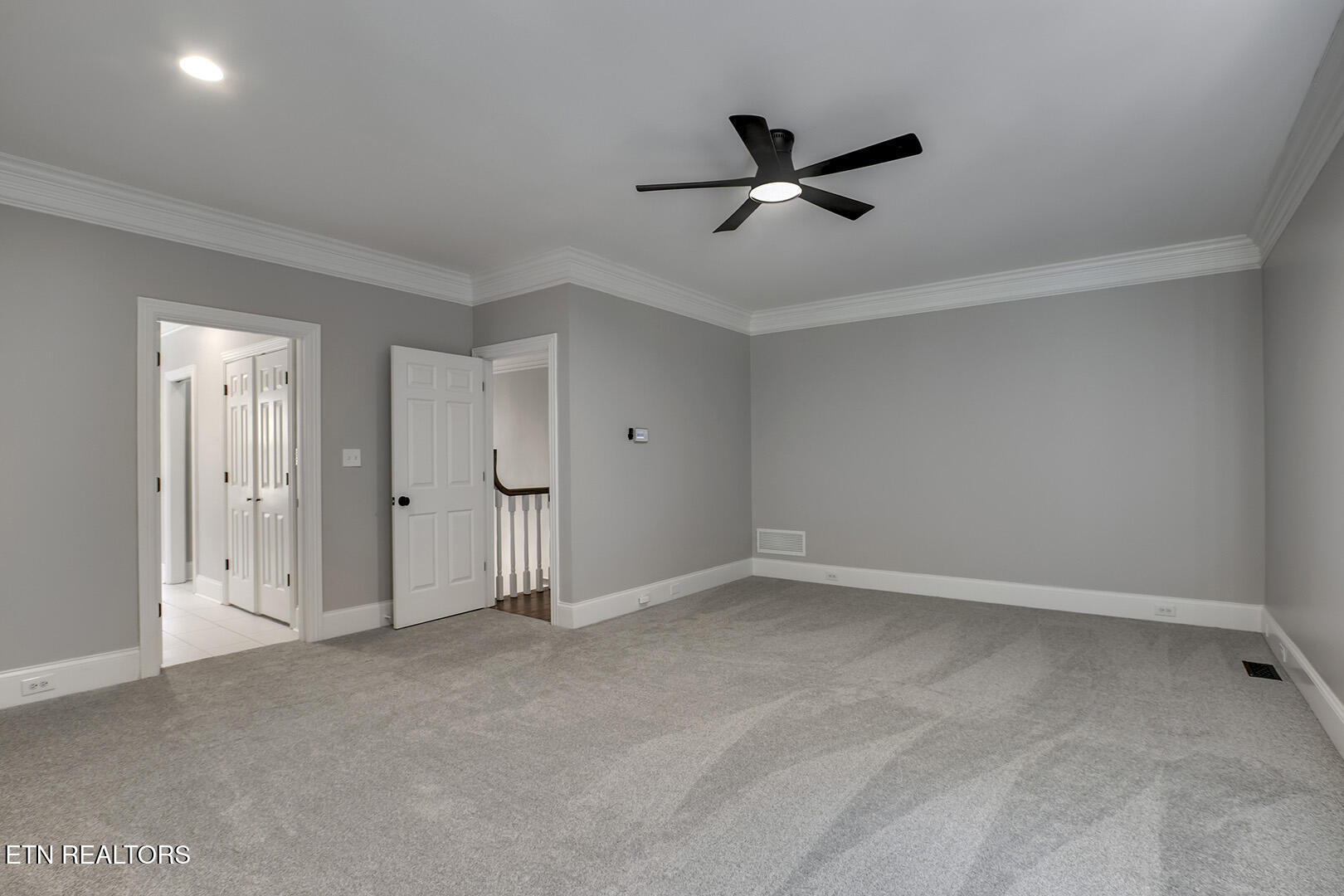 135 Amanda Drive Oak Ridge, TN 37830 - Photo 35 of 60 35_AmandaDrive_135_MasterBedroom03