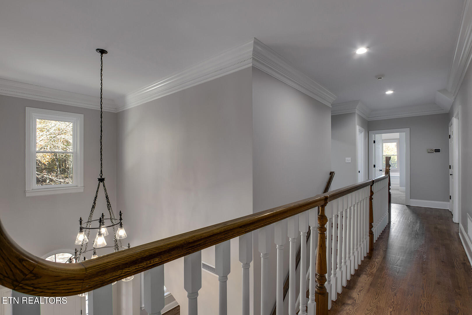 135 Amanda Drive Oak Ridge, TN 37830 - Photo 38 of 60 38_AmandaDrive_135_Catwalk02