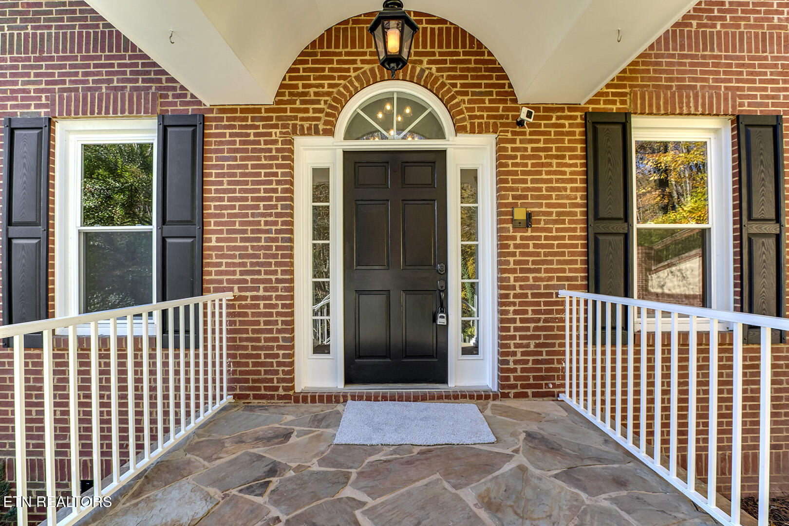 135 Amanda Drive Oak Ridge, TN 37830 - Photo 4 of 60 04_AmandaDrive_135_FrontPorchEntry