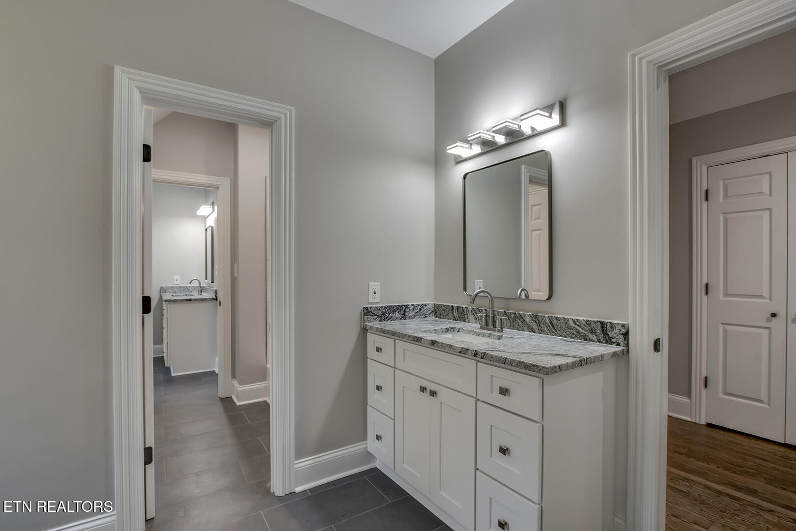 135 Amanda Drive Oak Ridge, TN 37830 - Photo 42 of 60 42_AmandaDrive_135_GuestBath2-Vanity1_01