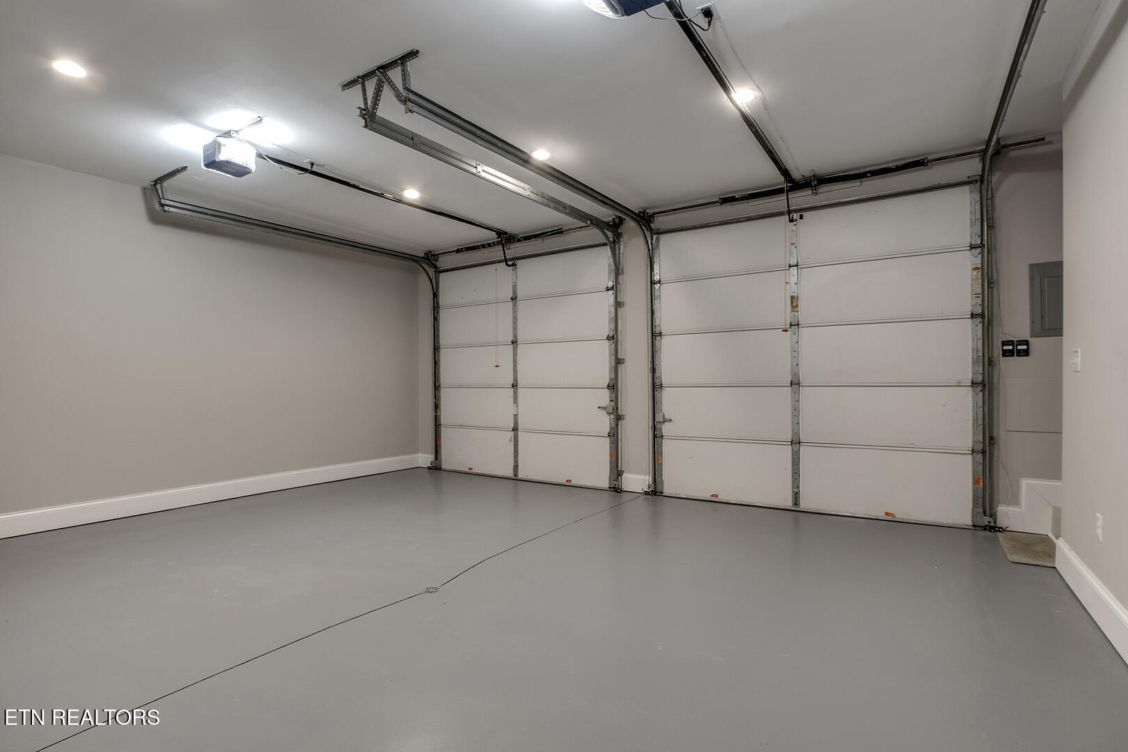 135 Amanda Drive Oak Ridge, TN 37830 - Photo 54 of 60 54_AmandaDrive_135_Garage02