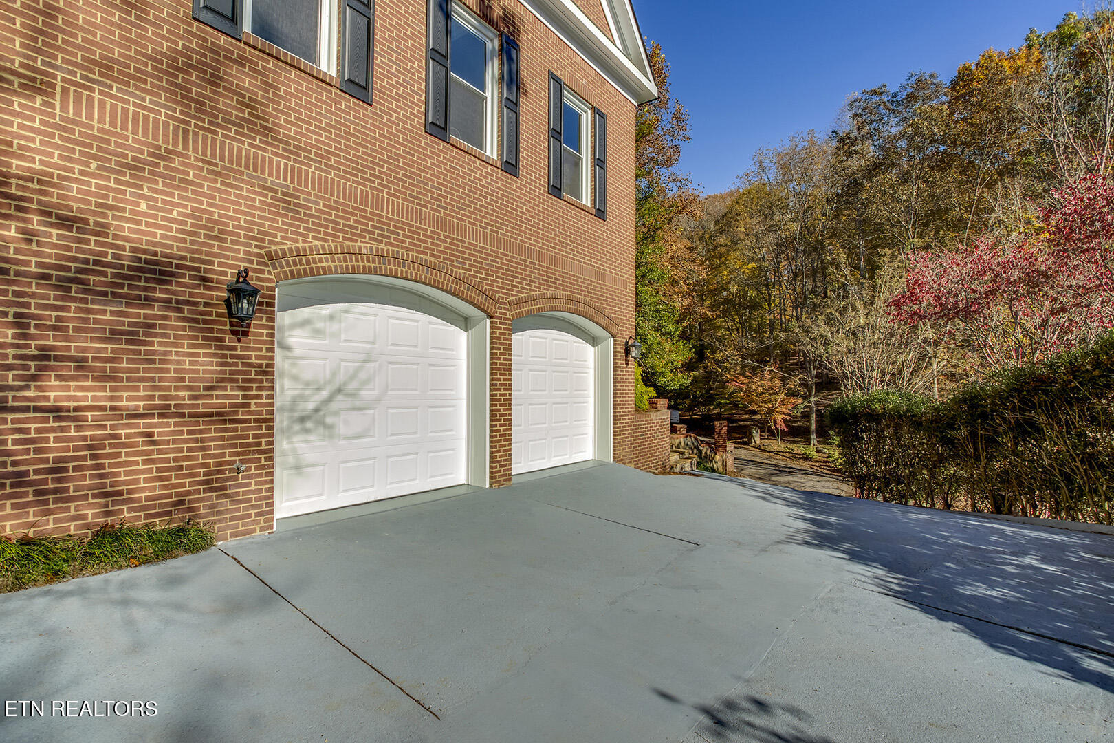 135 Amanda Drive Oak Ridge, TN 37830 - Photo 55 of 60 55_AmandaDrive_135_GarageEntries